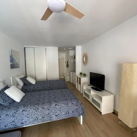 아파트 Castle Harbour Cristianos Beautiful With Pool View *