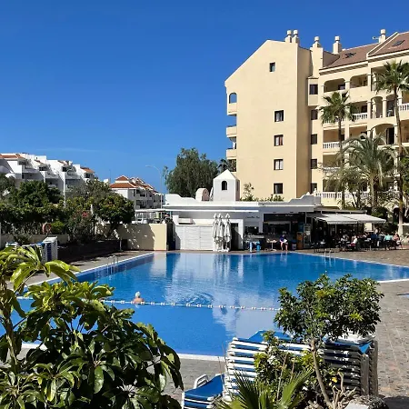 Castle Harbour Cristianos Beautiful With Pool View Daire Los Cristianos (Tenerife)