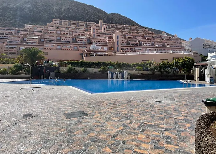 شقة Castle Harbour Cristianos Beautiful With Pool View