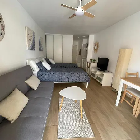 Castle Harbour Cristianos Beautiful With Pool View *