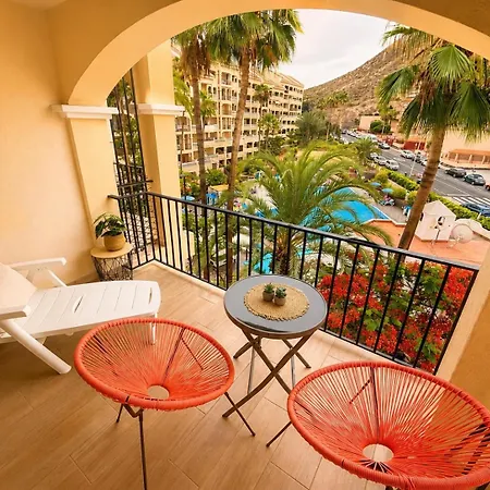 Castle Harbour Cristianos Beautiful With Pool View Lägenhet *