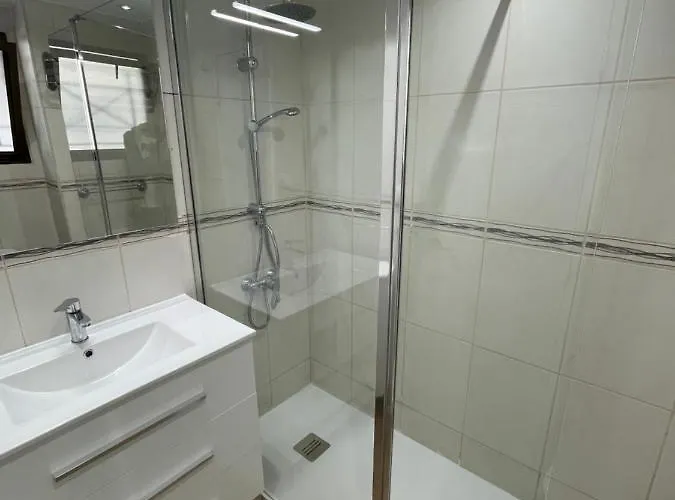 Castle Harbour Cristianos Beautiful With Pool View Апартаменты