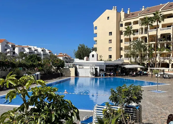 Castle Harbour Cristianos Beautiful With Pool View Апартаменты Лос Кристианос