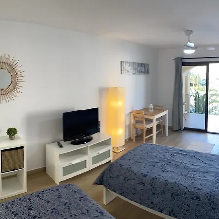 Castle Harbour Cristianos Beautiful With Pool View