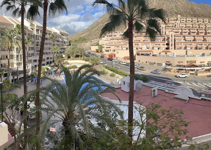 アパート Castle Harbour Cristianos Beautiful With Pool View ロスクリスティアーノス